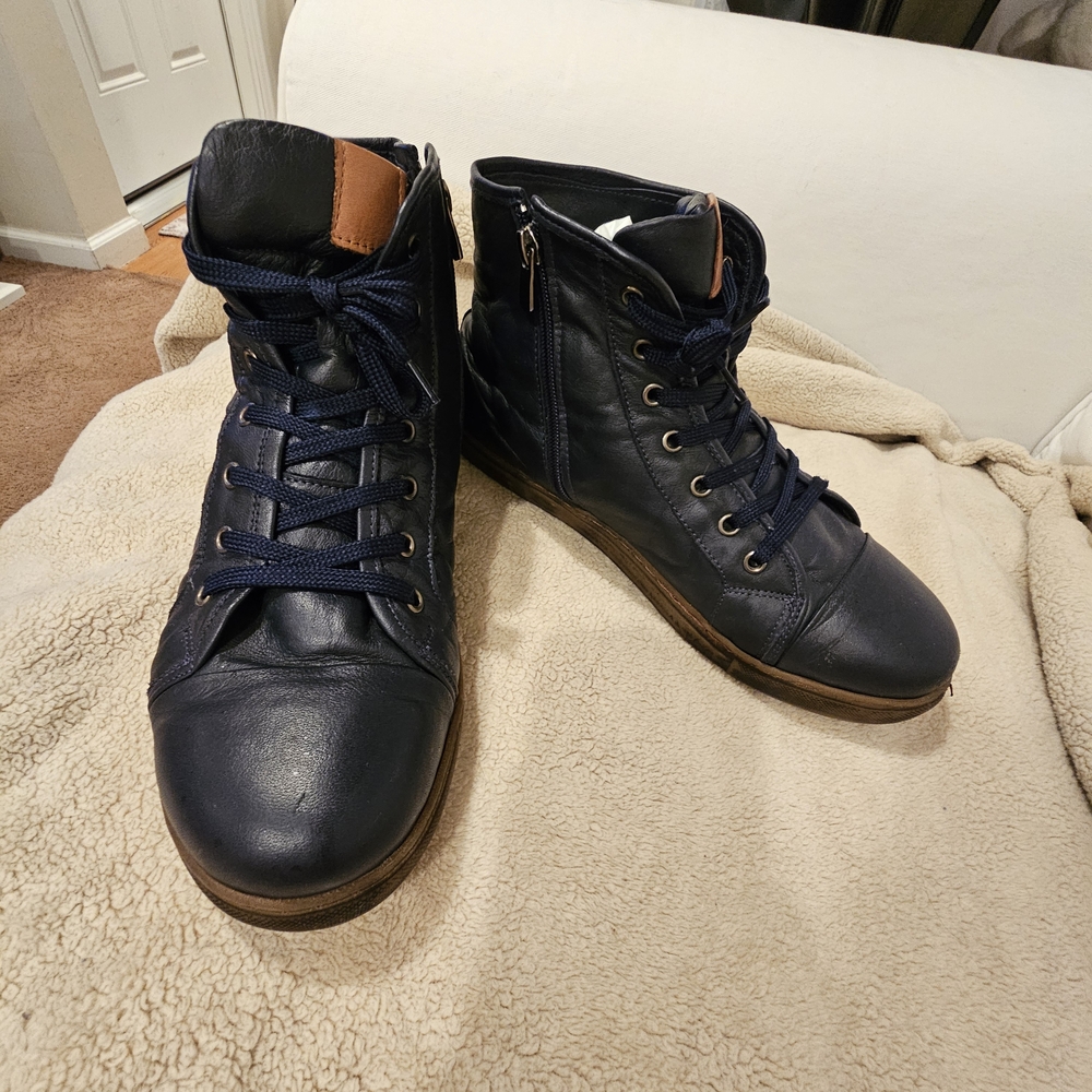 Women's Navy Luna Brand Ankle Boots with Side Zipper size 41
